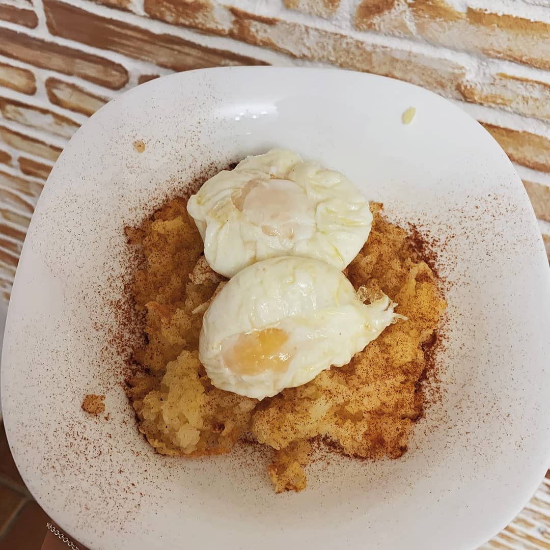 Patatas al horno con huevo fit