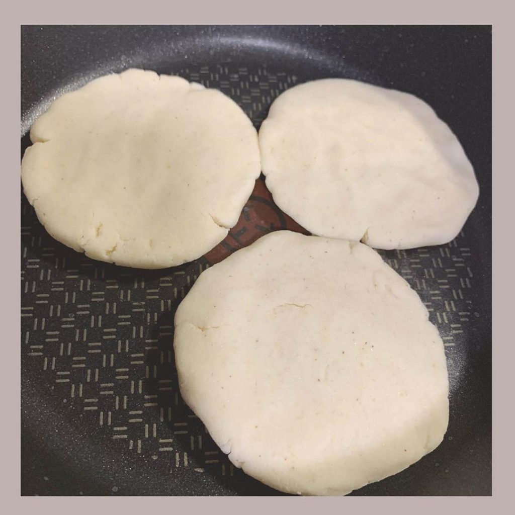 Arepas con aguacate fit 2