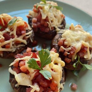 CHAMPIÑONES RELLENOS DE JAMÓN