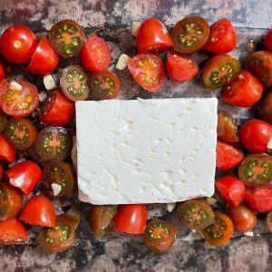 PASTA CON QUESO FETA Y TOMATES CHERRY FIT